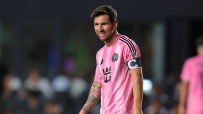 Messi có hành động cực lạ gây lo lắng, điều gì đã xảy ra?
