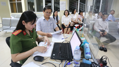 Công an tỉnh Gia Lai tăng tốc đổi thẻ đảng viên