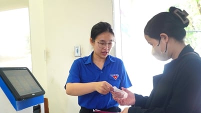 Từ 18/8, hơn 100 sinh viên tham gia tình nguyện hỗ trợ chuyển đổi số tại xã, phường
