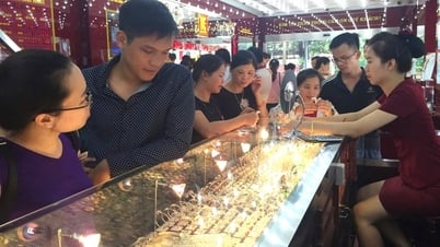 Đầu tuần, giá vàng bật tăng trở lại mức kỷ lục sát mốc 125 triệu đồng/lượng - Báo Cao Bằng điện tử