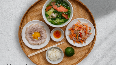 Những mâm cơm của thầy giáo 9X độc thân ở Đà Lạt: Đẹp mê mẩn, ngon 'nhức nách' khiến dân mạng trầm trồ
