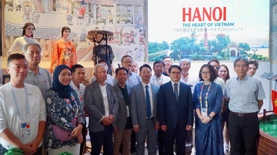 Đông đảo du khách Nhật Bản tham quan triển lãm, hoạt động quảng bá du lịch Hà Nội tại EXPO 2025
