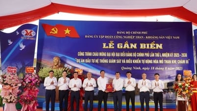 Đảng ủy TKV gắn biển công trình chào mừng Đại hội đại biểu Đảng bộ Chính phủ lần thứ I, nhiệm kỳ 2025 - 2030