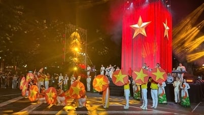 Hồ Gươm tưng bừng với loạt hoạt động sôi động của “Ngày hội bình yên”