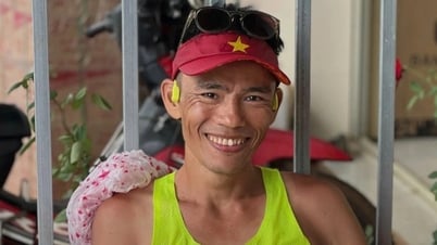 Người đàn ông chạy bộ xuyên Việt từ TPHCM ra Hà Nội mừng 2/9