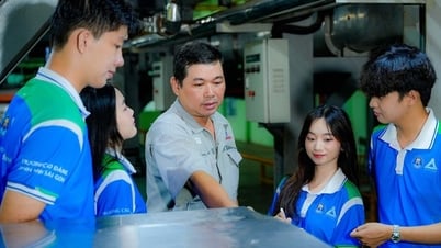 Học nhóm ngành dịch vụ, sinh viên có việc làm ngay trong lúc thực tập
