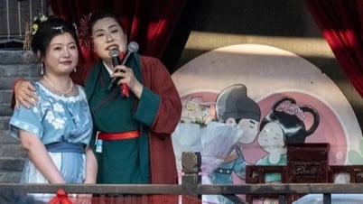 Quang cảnh trong "chợ tình" náo nhiệt nhờ bà mối mát tay tìm mối kết đôi