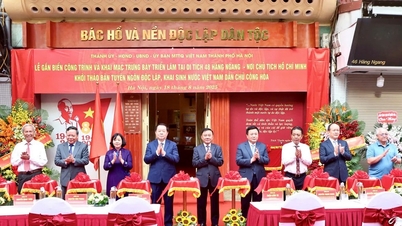 Lễ gắn biển di tích 48 Hàng Ngang - nơi Chủ tịch Hồ Chí Minh khởi thảo Tuyên ngôn Độc lập