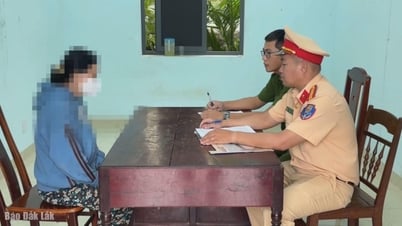 Công an xã Krông Pắc nhanh chóng truy tìm người phụ nữ gây tai nạn rồi rời khỏi hiện trường