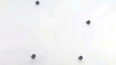 Bé trai nuốt 4 cục nam châm gây thủng ruột