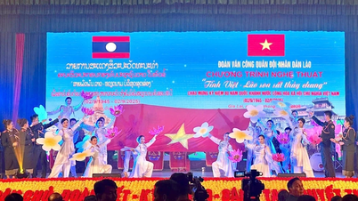 Đặc sắc chương trình nghệ thuật “Tình Việt - Lào son sắt thủy chung”