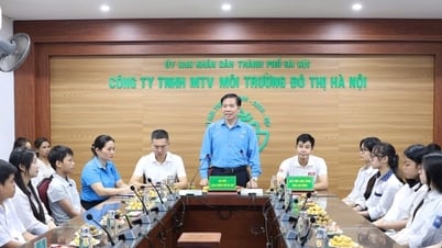 Trao 25 suất học bổng cho con em công nhân vệ sinh môi trường