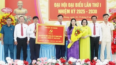 Phó Chủ tịch Thường trực HĐND tỉnh An Giang Lê Hồng Thắm chỉ đạo Đại hội Đảng bộ xã Thạnh Hưng