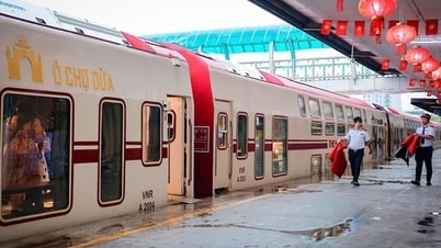 Ra mắt đoàn tàu 5 cửa ô và hệ thống kiểm soát vé bằng công nghệ sinh trắc học