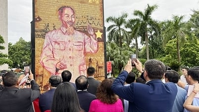 “Mùa xuân độc lập" của họa sĩ 9X