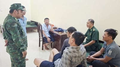 Đồn Biên phòng Đảo Trần: Kịp thời hỗ trợ 10 ngư dân gặp nạn trên biển