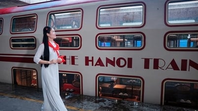 Trải nghiệm đoàn tàu du lịch 'Hà Nội 5 cửa ô' dịp 2/9