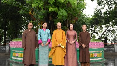 [Ảnh] Phu nhân Chủ tịch nước Lương Cường cùng Hoàng hậu Bhutan tham quan chùa Trấn Quốc