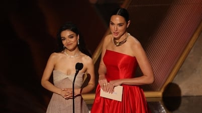 Gal Gadot đổ lỗi vì chính trị nên 'Bạch Tuyết' thất bại tại phòng vé