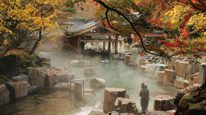 Trải nghiệm du lịch Nhật Bản mùa thu – Thư giãn với suối nước nóng Onsen