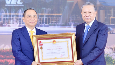 Die Vingroup Corporation wurde mit der First Class Labor Medal ausgezeichnet.