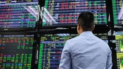 Dòng tiền đổ vào nhóm ngân hàng, VN-Index tăng mạnh lên mức 1.654 điểm