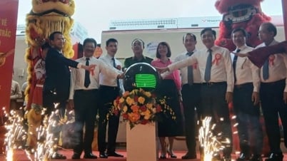 Einweihung des biometrischen Fahrkartenkontrollsystems am Bahnhof Hanoi