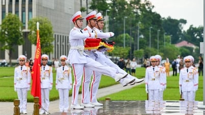 80 năm Cách mạng tháng Tám thành công: Thiêng liêng lễ Thượng cờ trên Quảng trường Ba Đình