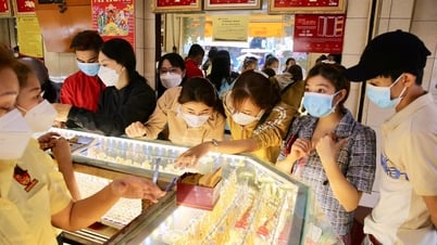 Giá vàng ngày 19/8: Trong nước cao hơn thế giới 18,4 triệu