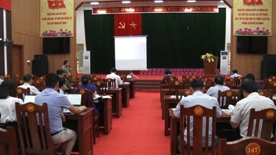 Tập huấn thu thập thông tin về người lao động gắn với cơ sở dữ liệu quốc gia về dân cư - Báo Cao Bằng điện tử