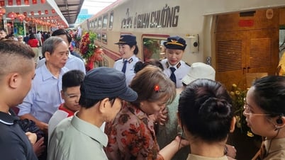 Ra mắt ‘Đoàn tàu 5 cửa ô’ phục vụ khách trải nghiệm du lịch