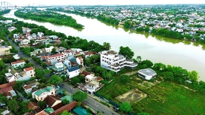 Tổ hợp thương mại dịch vụ hơn 200 tỷ 'treo' trên khu đất vàng ven sông Hương