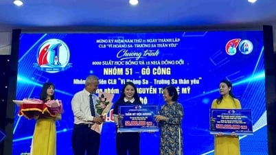 Trao hơn 10.000 suất học bổng tặng con chiến sĩ hải quân, ngư dân