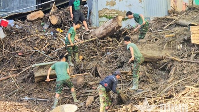 Quân khu 4: Huy động hơn 15.000 lượt cán bộ, chiến sĩ khắc phục hậu quả lũ lụt