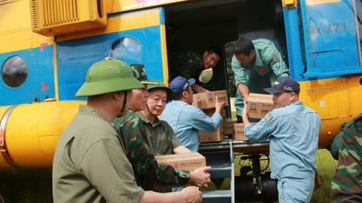 Phó Thủ tướng Trần Hồng Hà trực tiếp vận chuyển hàng cứu trợ ở Điện Biên