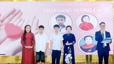 Mẹ đỡ đầu - thắp sáng tương lai