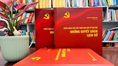 Cẩm nang lý luận sắc bén từ thực tiễn 13 kỳ Đại hội của Đảng