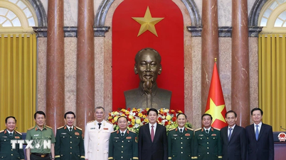 Chủ tịch nước trao quyết định thăng quân hàm cho sỹ quan Quân đội và Công an