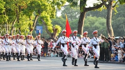 Feast your eyes on the professional performance of the Vietnam People's Police