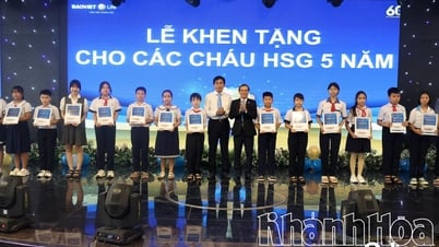 Công ty Bảo Việt Nhân thọ Ninh Thuận khen tặng 224 học sinh tiêu biểu