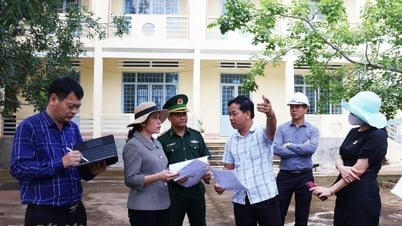 Giám đốc Sở Giáo dục và Đào tạo Đắk Lắk khảo sát xây dựng trường học liên cấp ở các xã biên giới