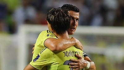 Ronaldo 'nhường' bàn thắng cho Felix, đánh bại Benzema