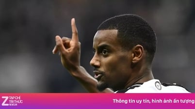 Newcastle không khoan nhượng với Isak