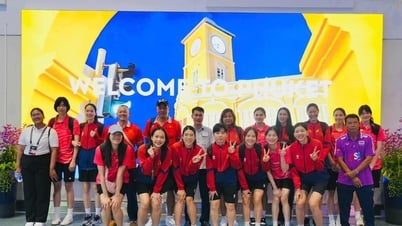 Đội tuyển bóng chuyền nữ Việt Nam đã đến Thái Lan đấu giải thế giới, được chào đón ấm áp