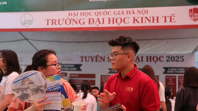 Tuyển sinh đại học 2025: Điểm chuẩn khó lường