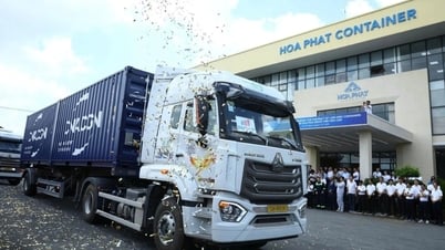 Hòa Phát bàn giao 1.000 container cho hãng tàu CMA CGM