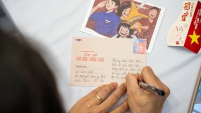 Ngàn người xúc động khi được trở về "thời khắc thiêng liêng" năm 1945