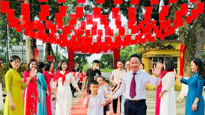 Học sinh lớp 1 ở Bắc Ninh hân hoan trong ngày đầu tới trường