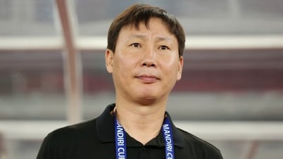 Lịch làm việc 'khủng khiếp' của HLV Kim Sang-sik: Nắm 2 đội tuyển, mục tiêu nào cũng cao như núi