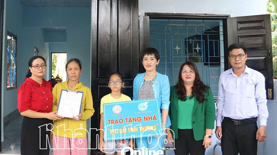 Bàn giao nhà “Mái ấm tình thương” cho phụ nữ có hoàn cảnh khó khăn